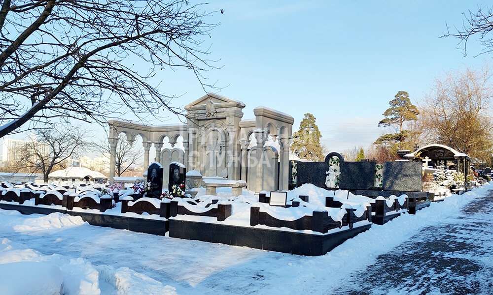Семейно-родовое захоронение на кладбищах в Москве